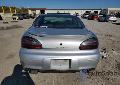 2001 Pontiac Grand Prix Gtp z USA, uszkodzony, nr VIN 1G2WR52111F270053